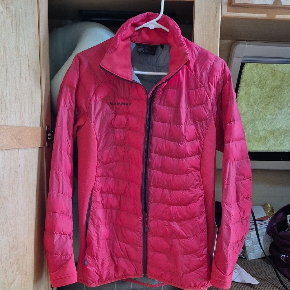 Mammut Women's Bright Pink Puffer Coat - Picture 5 of 5
